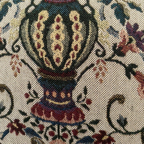 Bess Brand damask  Tapestry One Pillow Vase with flowers design - Picture 4 of 7